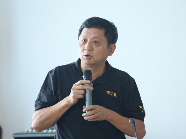 罗利军教授作主题报告 罗利军教授作主题报告
