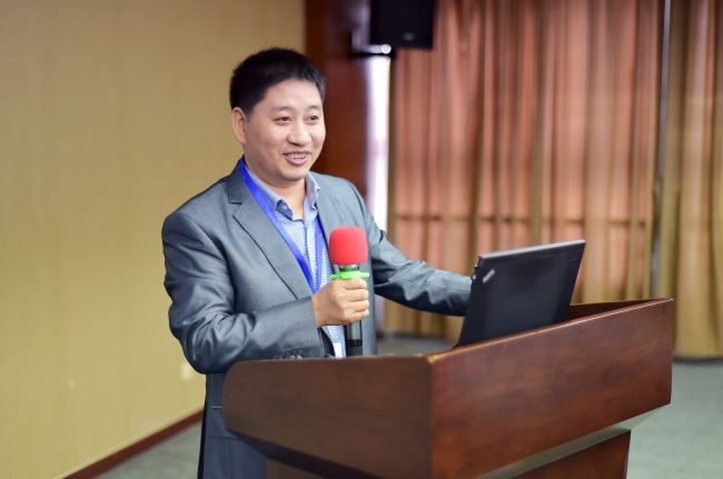 我校生环学院周旭辉教授主持“土壤关键过程的实验观测与模型整合”专题讨论 我校生环学院周旭辉教授主持“土壤关键过程的实验观测与模型整合”专题讨论
