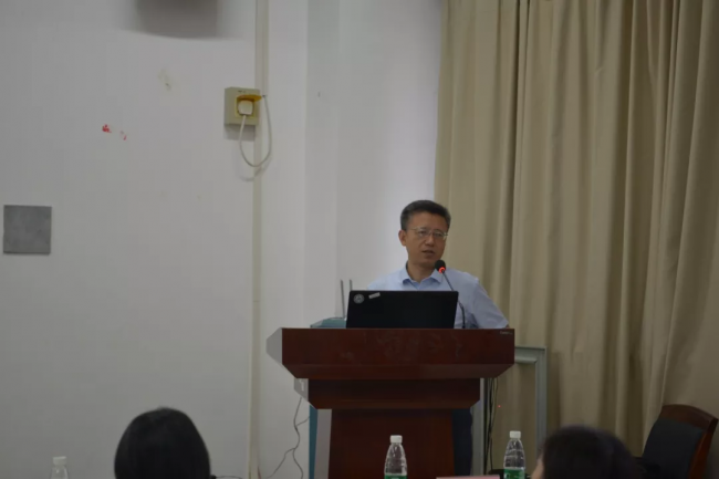 院长陈小勇老师致欢迎词并介绍学院基本情况